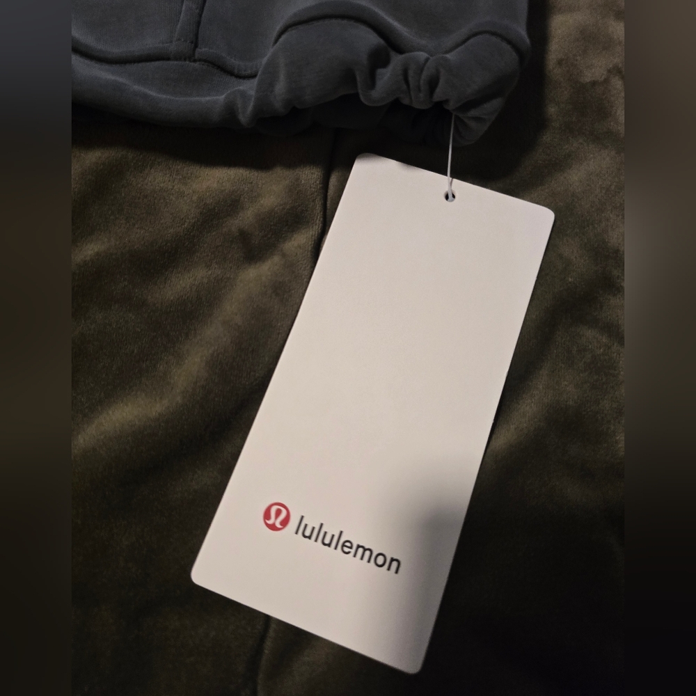 Lululemon Women's Tupe Croped Top Sweater. Size 4 - Picture 4 of 6